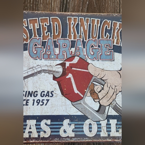 🛠️⛽ Vintage-Style Metal Sign – Busted Knuckle Garage Design - made to look aged - Picture 7 of 16